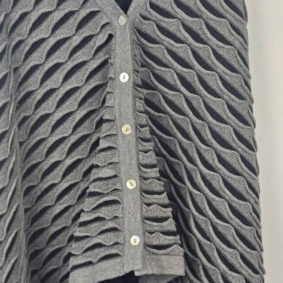 UBU Fall & Winter wrap NWOT - Picture 2 of 9